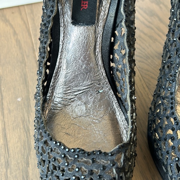 Black heels - Picture 5 of 5